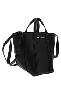 Everyday Small North-South Shoulder Tote Bag In Grained Calfskin - Black
