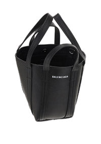 Everyday XS North-South Shoulder Tote Bag In Grained Calfskin - Black