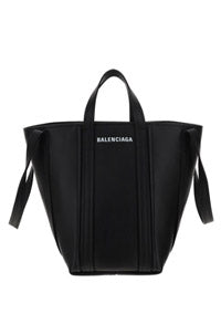 Everyday Small North-South Shoulder Tote Bag In Grained Calfskin - Black