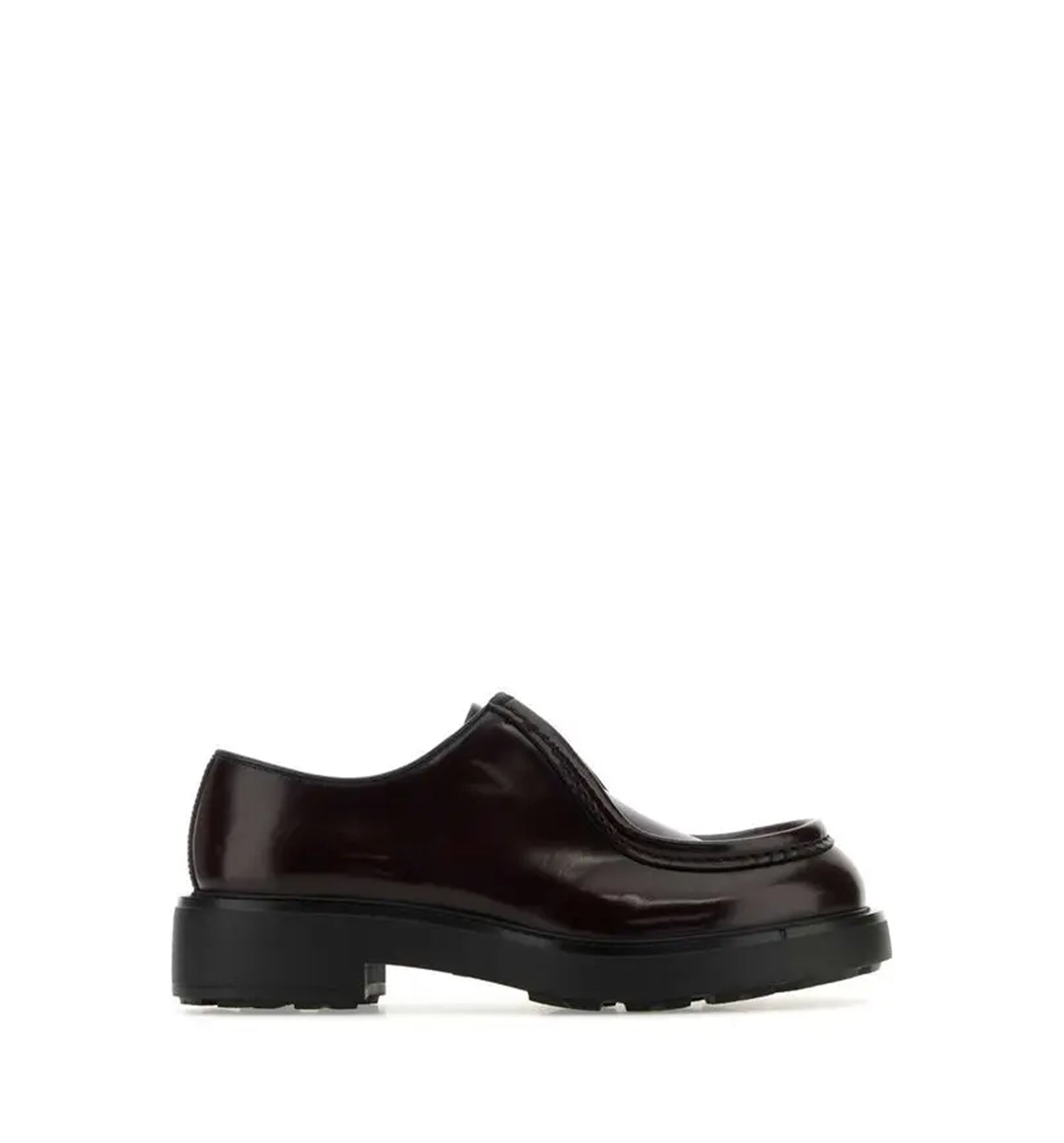 Lace-up shoes