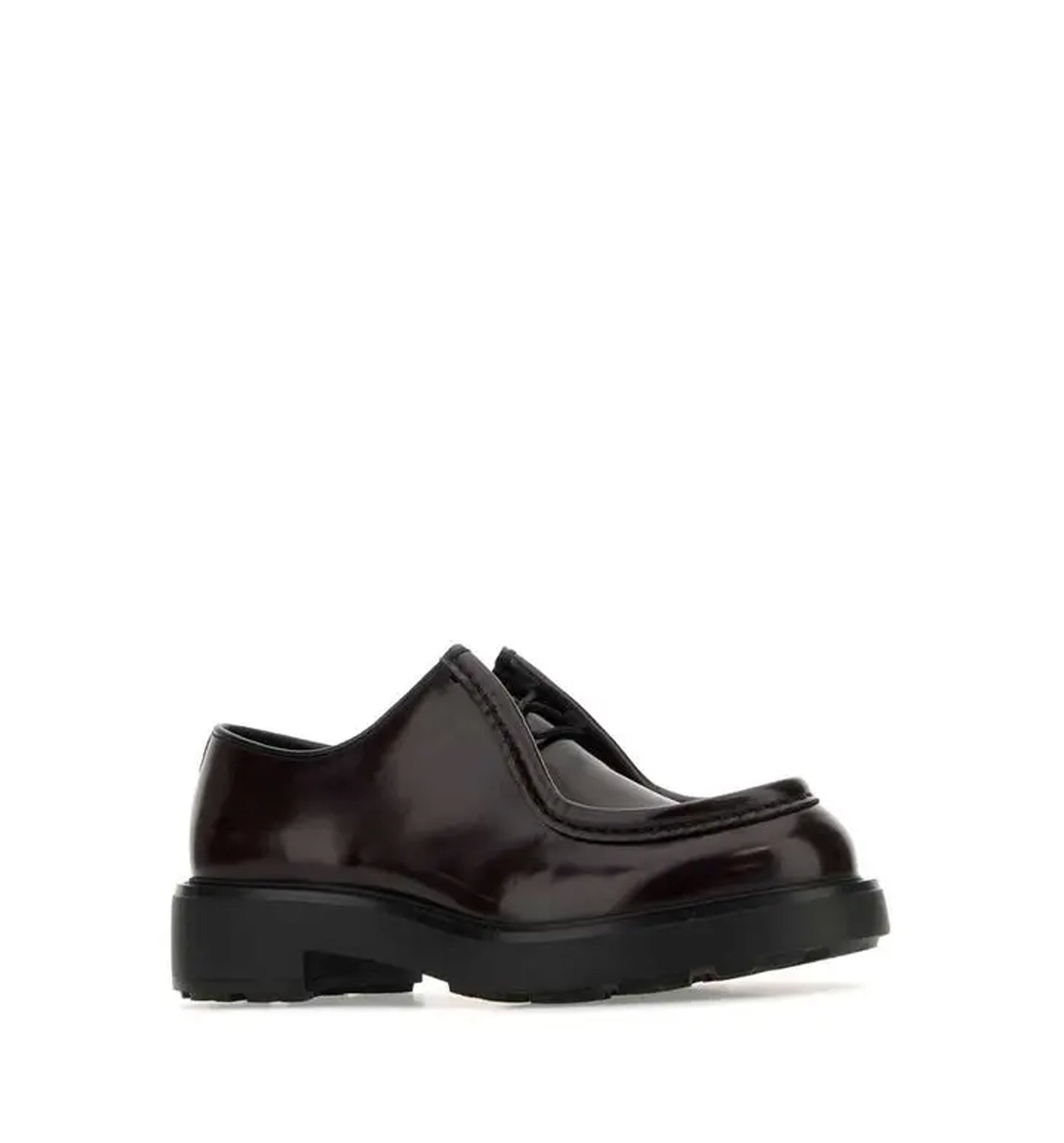 Lace-up shoes