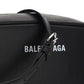 Everyday Medium Camera Bag In Grained Calfskin - Black.